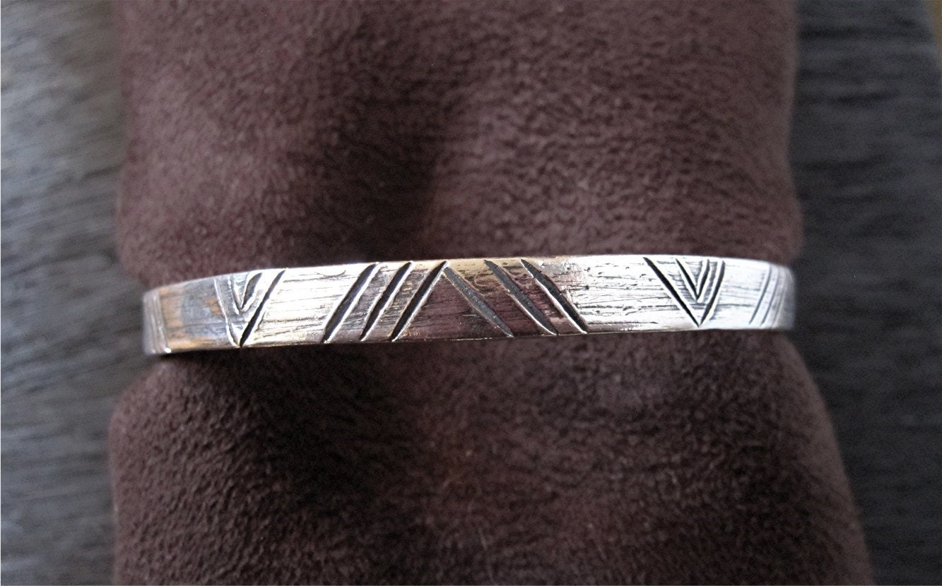 Rustikaler Armreif | N Aus 925Er Silber Rustikaler Armreif | N Aus 925Er Silber von VedeliDesigns