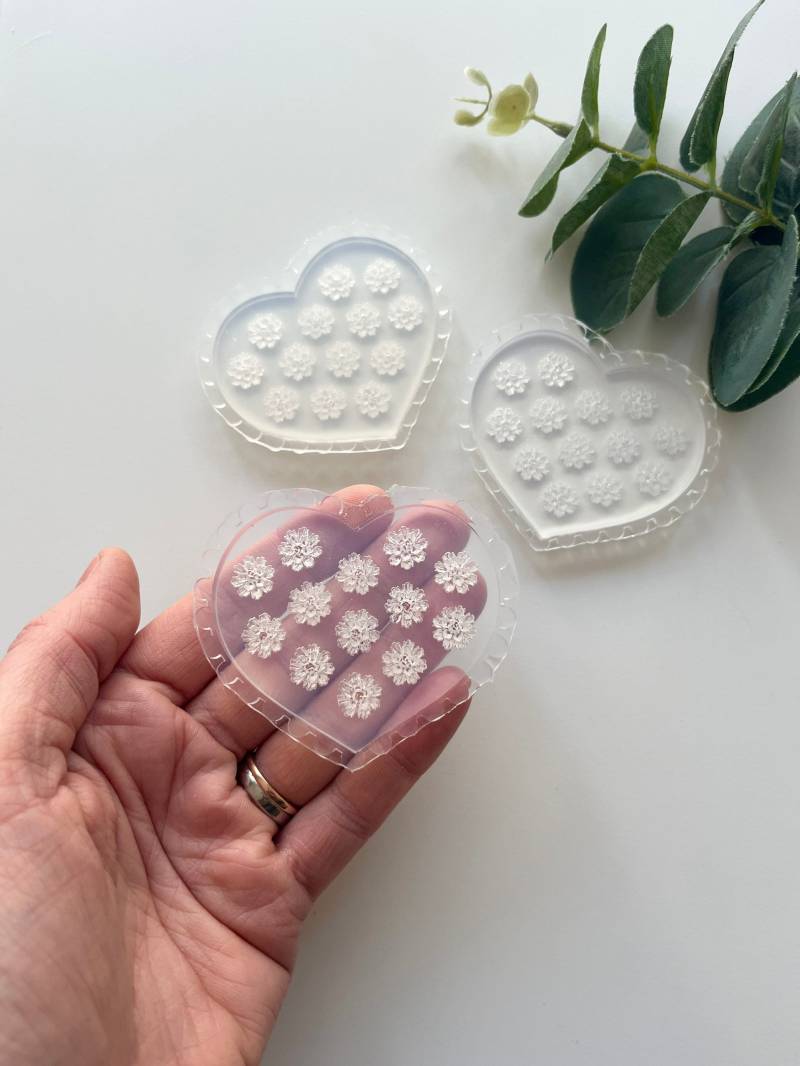 Pfingstrose Blume Form Aus Polymer Clay Ohrringe Machen, Blumenmuster von VeeClayDesignShop