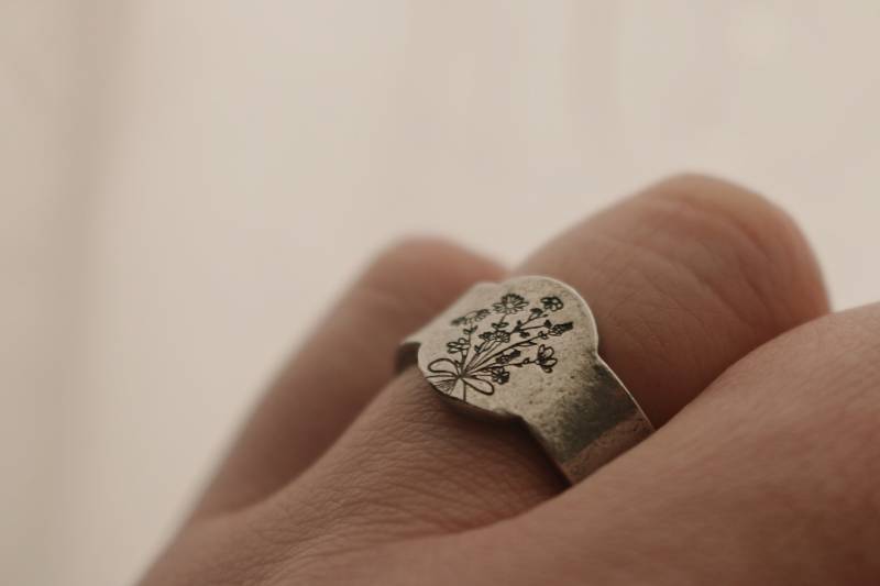 Wildblumen Strauß Ring | Rustikaler Floraler Signet Beste Freundin Geburtstagsgeschenk Muttertagsgeschenk Schmuck von VeeaienDesigns