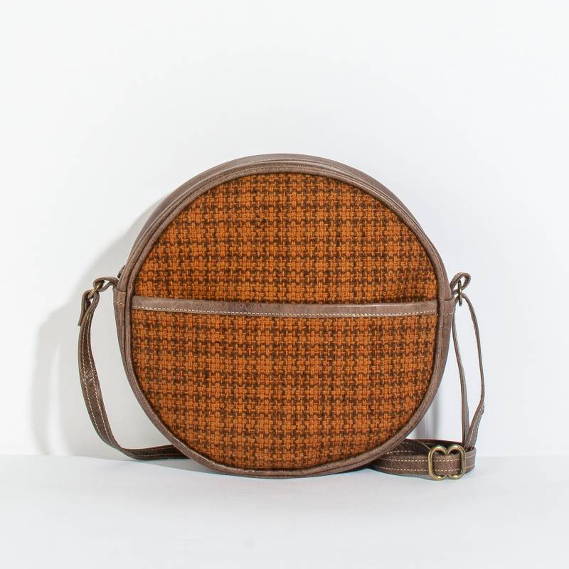 Amber Crosshatch - Monaco Circle Bag von Veeshee
