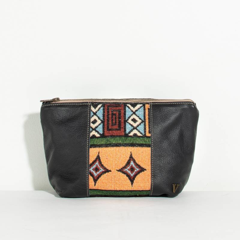 Multi Color Geo - Ibiza Kosmetiktasche von Veeshee