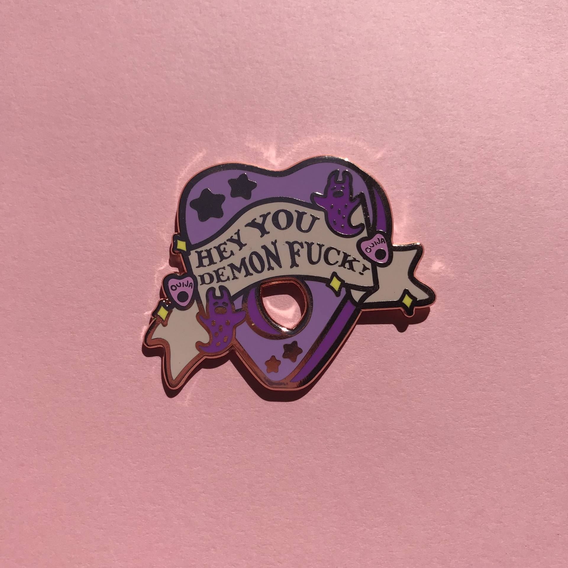 Gruseliger Planchette Dämon Emaille Pin von VeestoriaShoppe