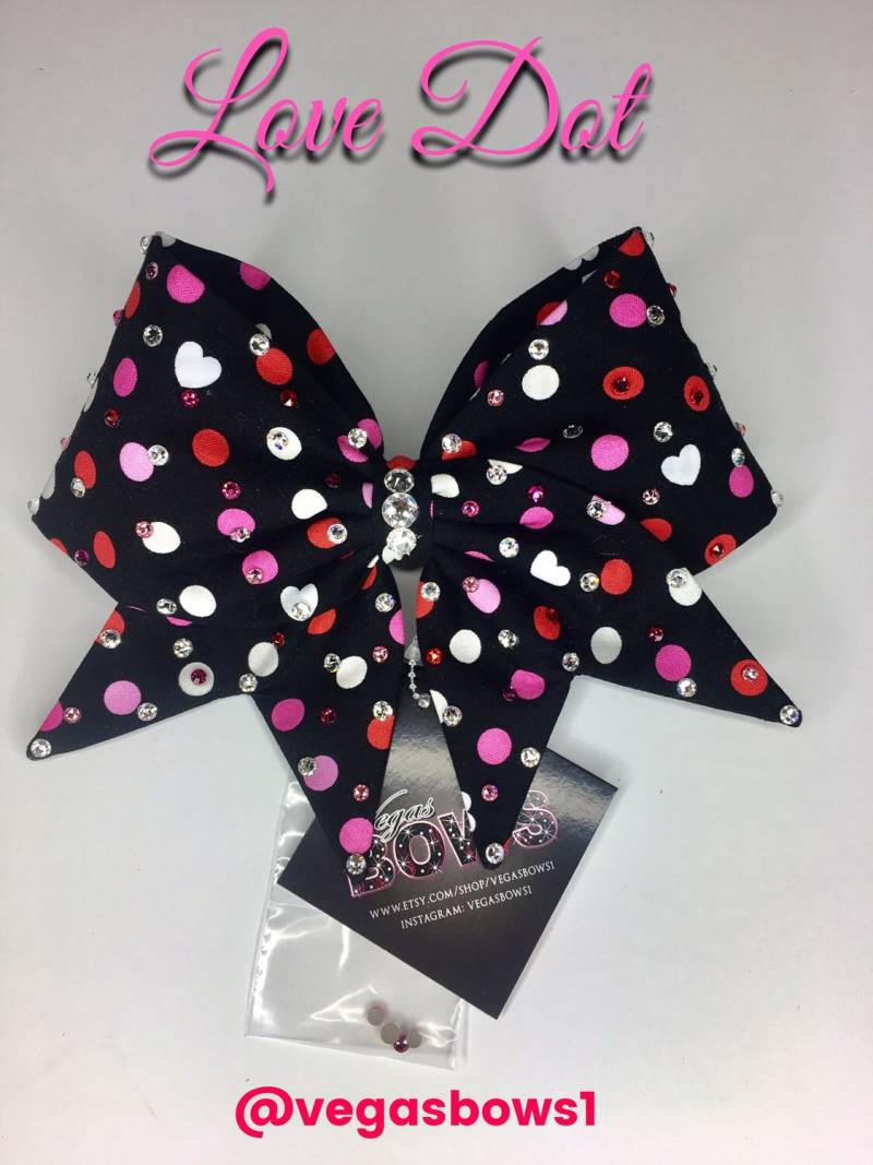 Liebe Dot von VegasBows1
