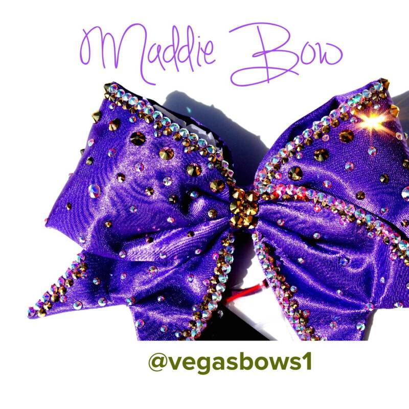 Maddie Schleife von VegasBows1