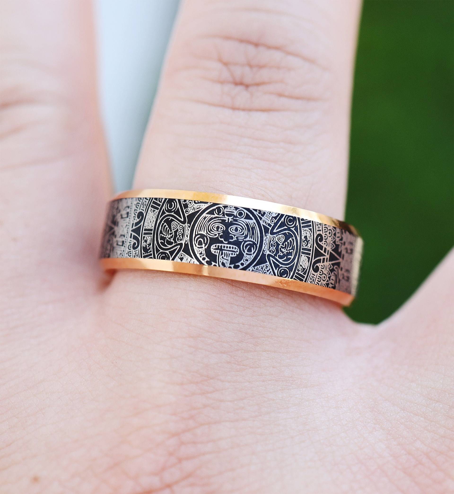 Ehering Verlobungsring - Azteken Kalender Ring Mit Gravur 8 Mm -, Maya Kunst Ehering Verlobungsring - Azteken Kalender Ring Mit Gravur 8 Mm -, Maya Kunst von VeilJewelers