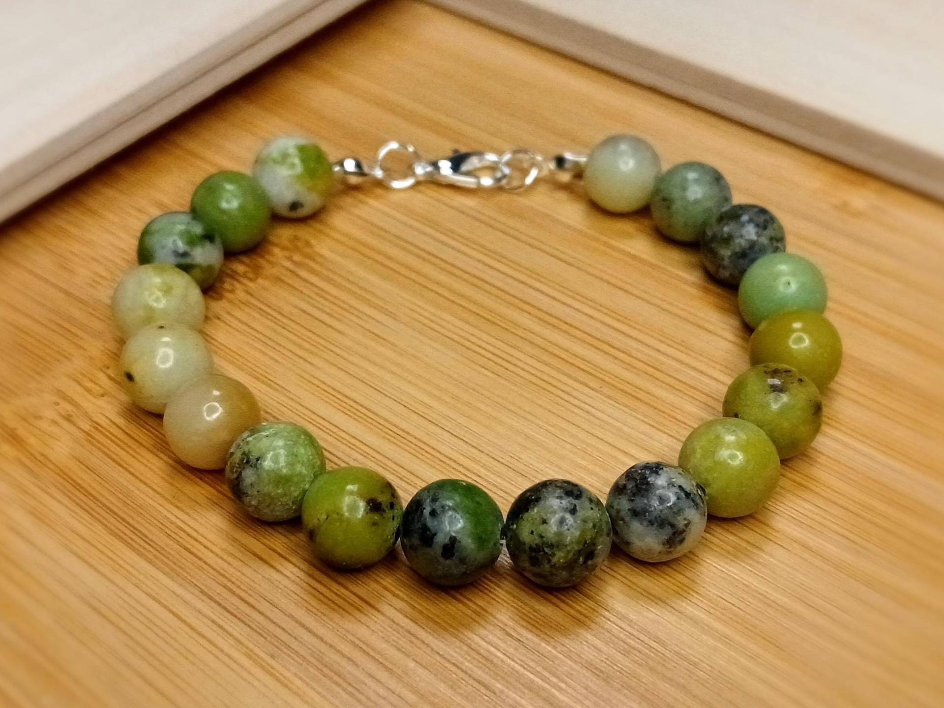 Hochwertiges Chrysopras Armband - Positive Energie Steine 8mm Und Karabinerverschluss Kraftarmband Gesundheit Heilung Heilstein von VeloraBoutique