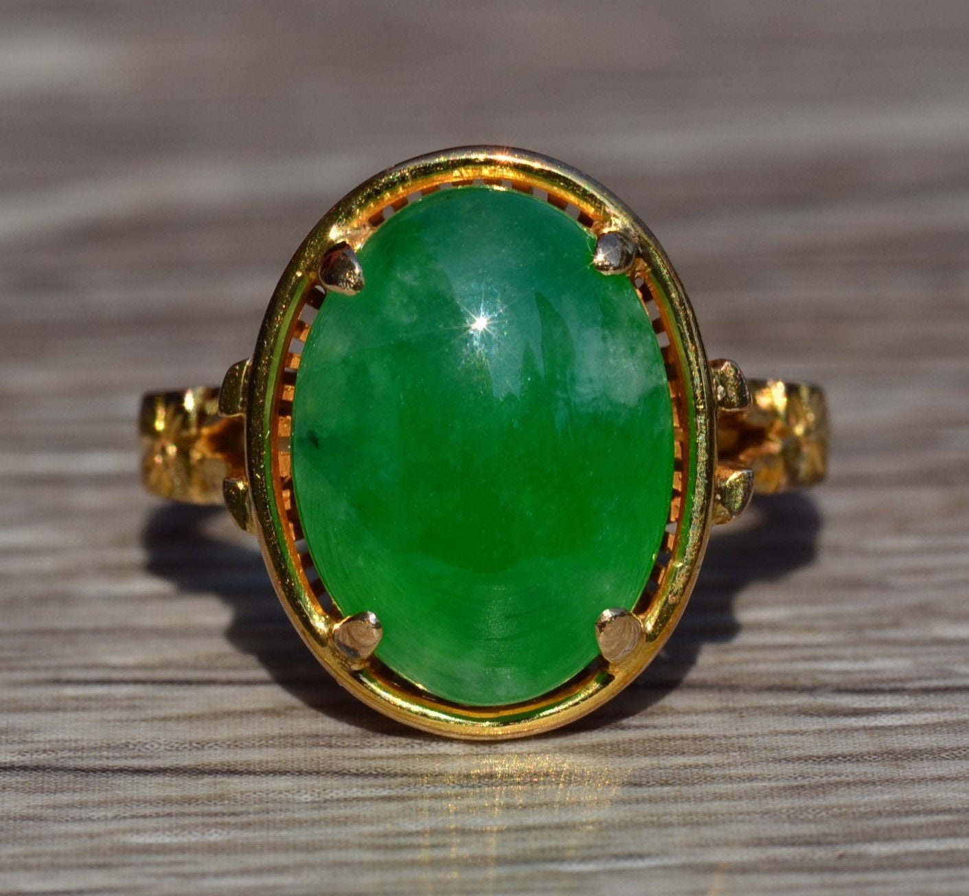 Antiker 14K Gelbgold Filigran Ring Set Mit Natürlicher Imperial Jadeit Jade von VelvetBoxSociety