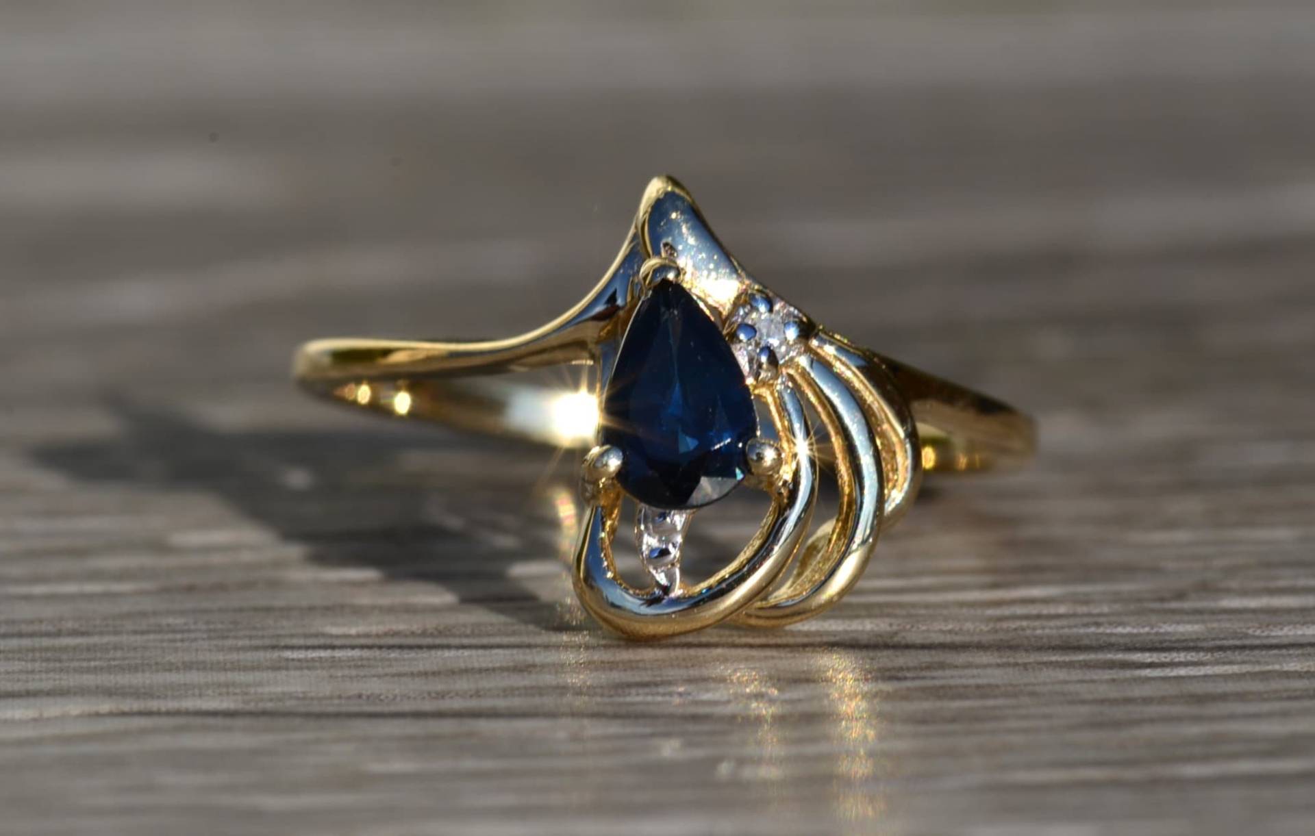 Damen 14K Gold Saphir Und Diamant Cocktail Ring Damen 14K Gold Saphir Und Diamant Cocktail Ring von VelvetBoxSociety