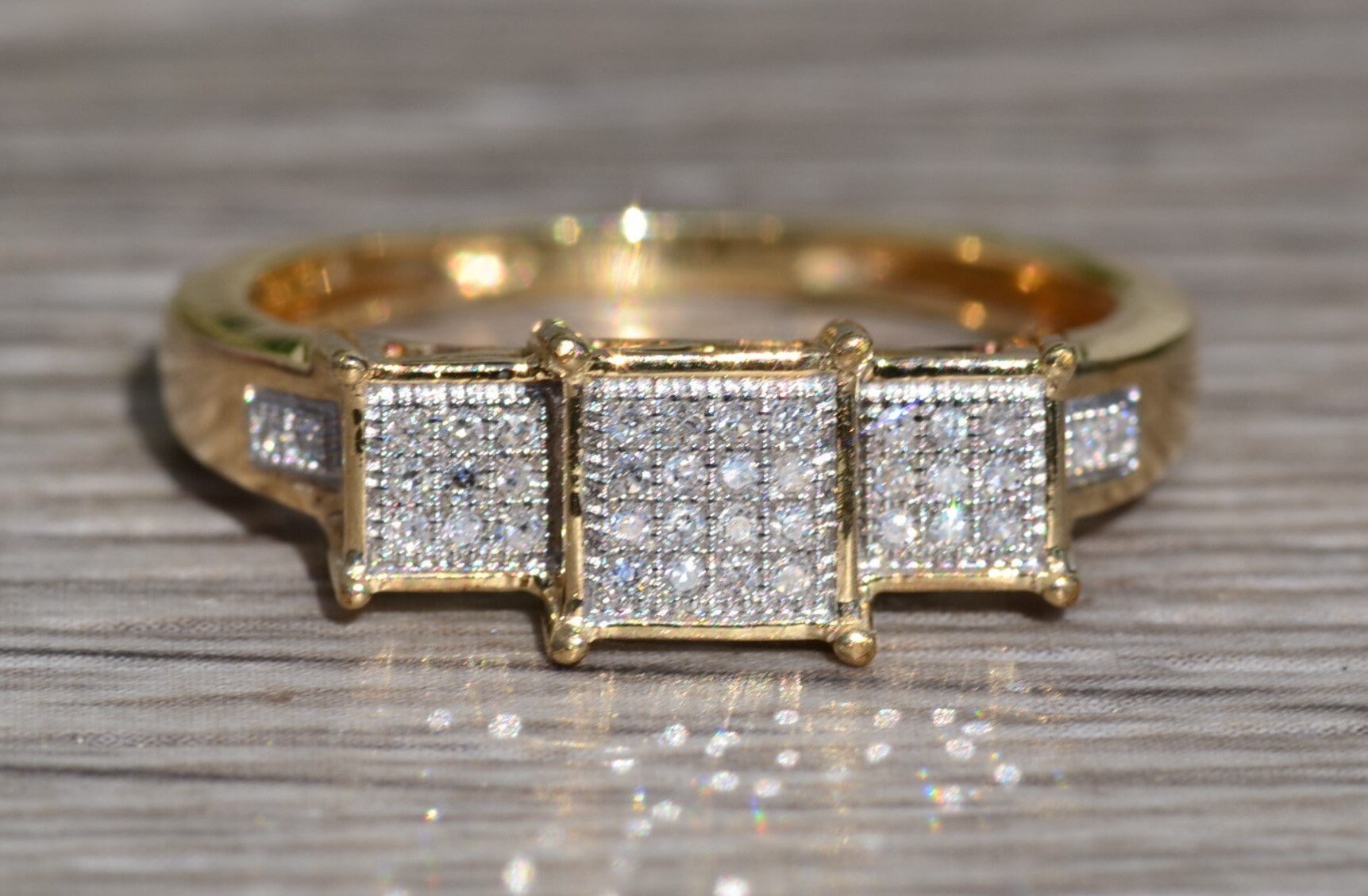 Damen Diamant Verlobungsstil Ring in Gelbgold von VelvetBoxSociety