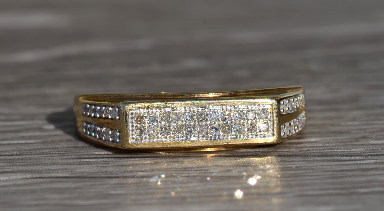 Damen Vintage Gelbgold Und Diamant Band von VelvetBoxSociety