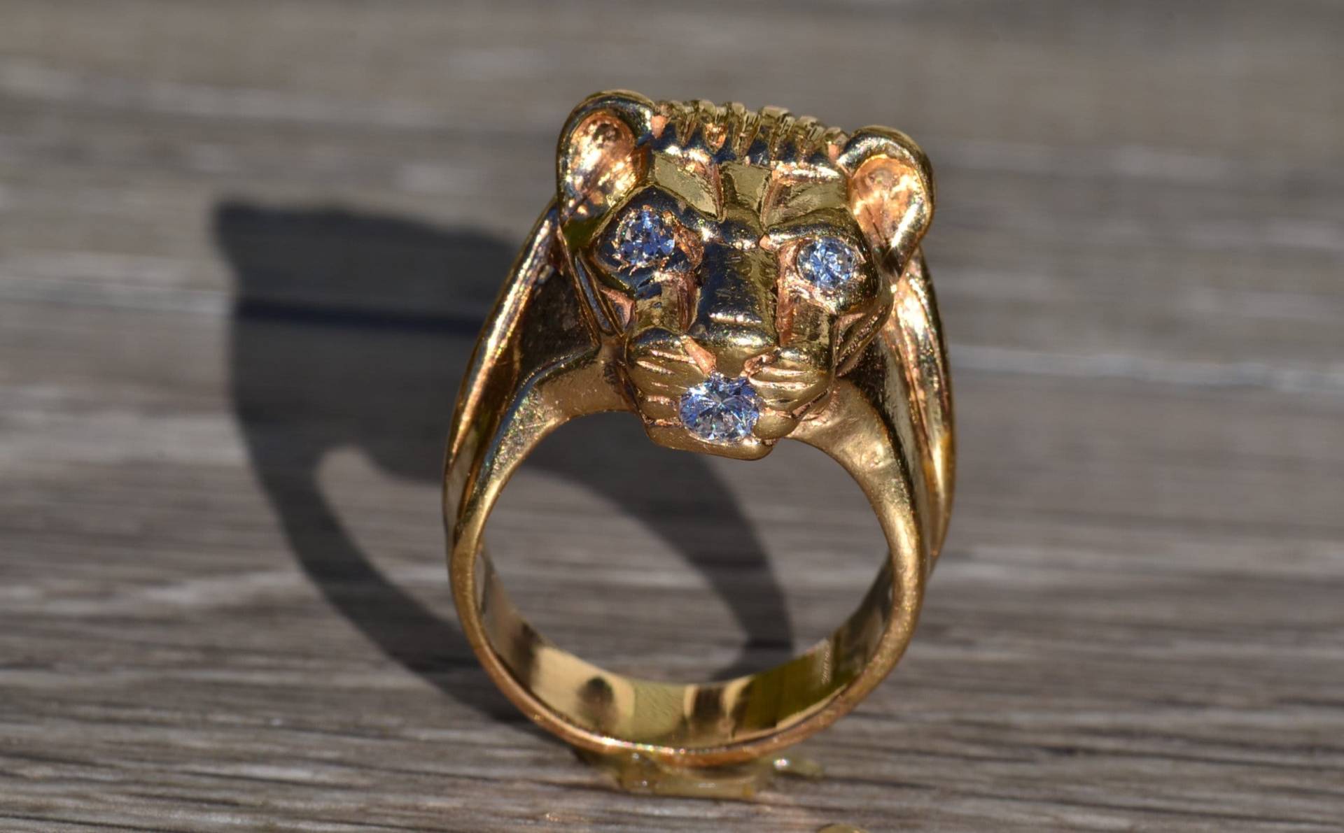 Herren 14K Gold Löwenkopf Ring Mit Diamanten Besetzt von VelvetBoxSociety