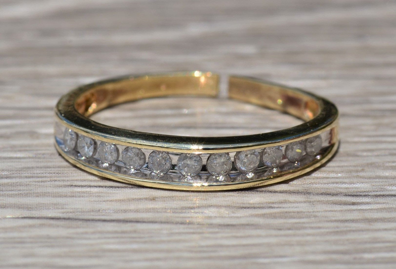 Unisex Diamant Ehering in Gelbgold von VelvetBoxSociety