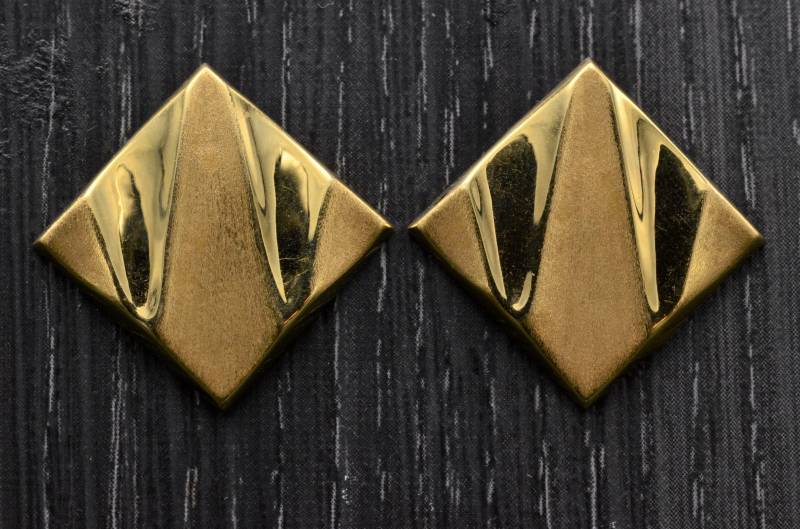 Vintage Quadrat Ohrringe in Gelbgold von VelvetBoxSociety
