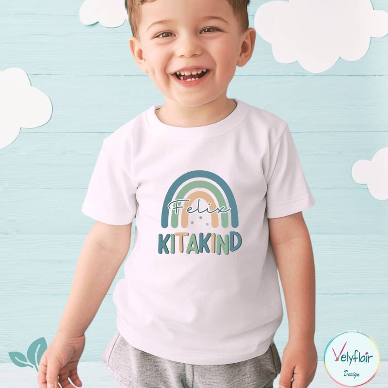 Kitakind T-Shirt | Regenbogen Design Personalisiert Tolle Geschenkidee Zum Kitastart Jungen 2024 Nachhaltig von VelyflairDesign