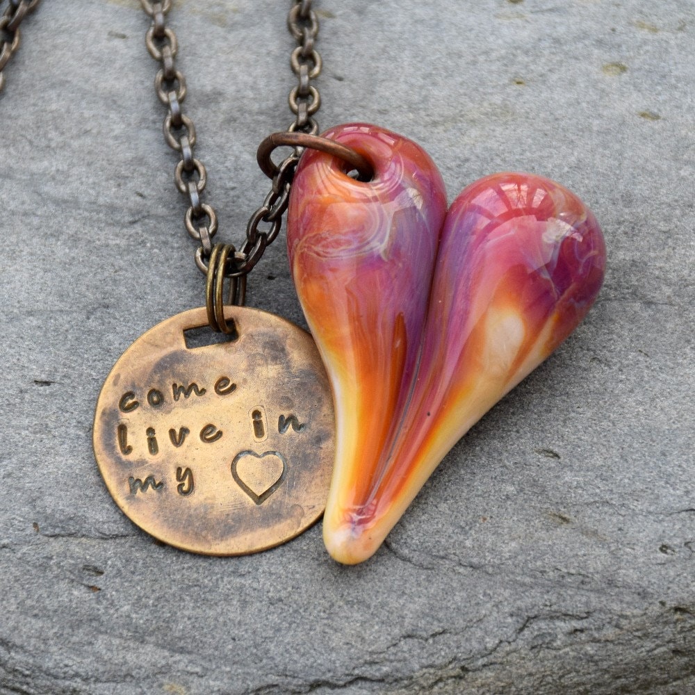 Lampwork Glas Herz Anhänger Boro Hand-Gestempelt Tag Come Live in My Heart Lampwork Glas Herz Anhänger Boro Hand-Gestempelt Tag Come Live in My Heart von Venbead
