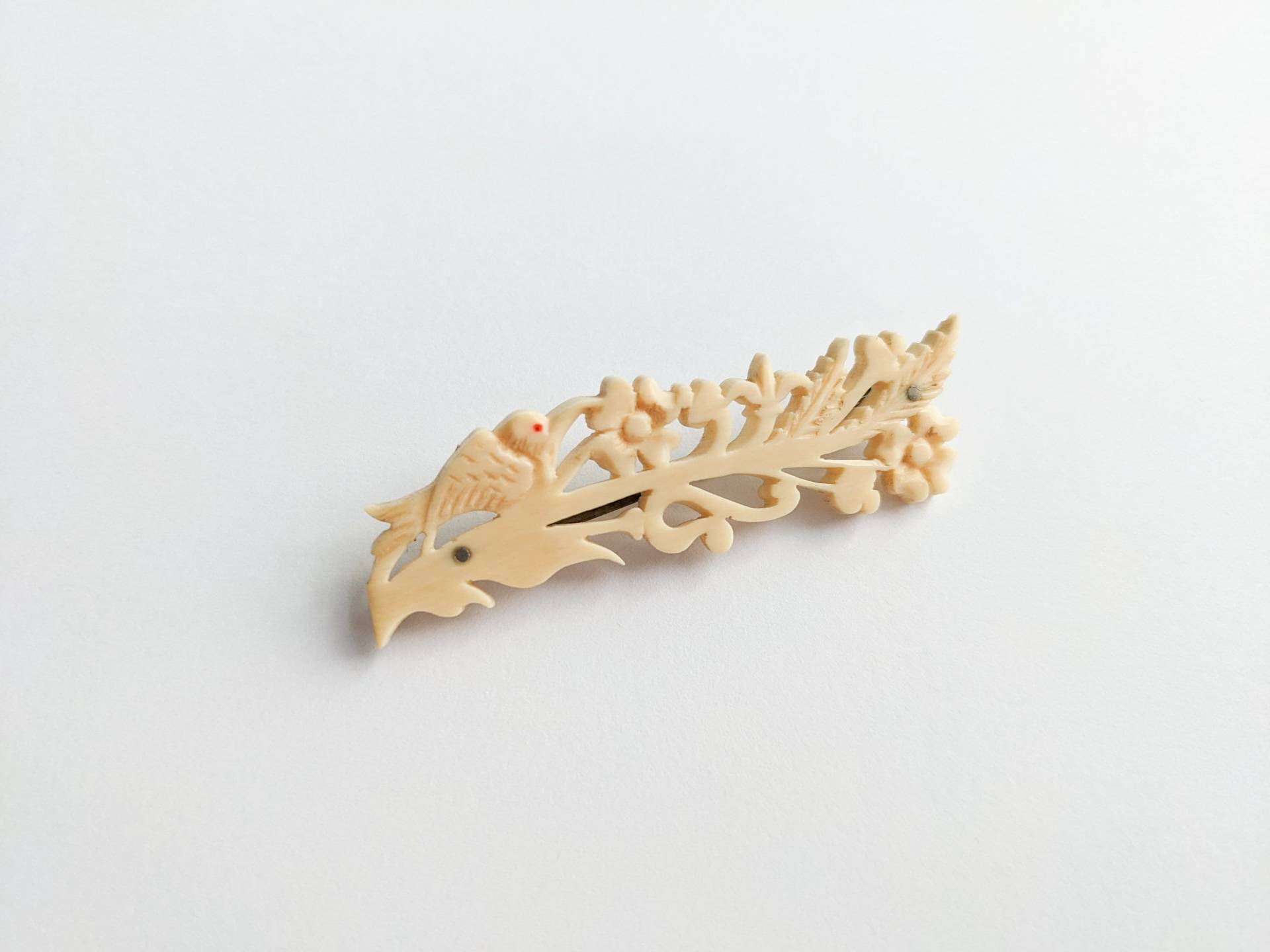 Vintage Vogel Brosche, Geschnitztes Kuh Horn, Rinder Durchbrochene Anstecknadel, Blumen Schmuck, 1930Er, 30Er Jahre, Geschenke Für Sie, Jugendstil von Venelle
