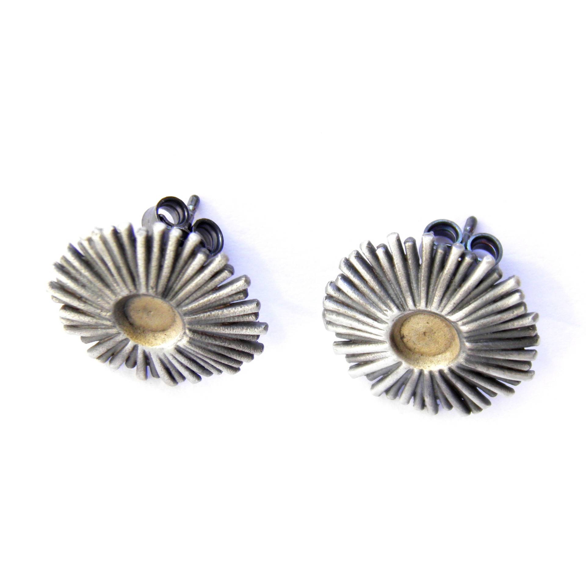 Ohrringe - Graue Zinnie Ohrstecker von VenusGalleryArt