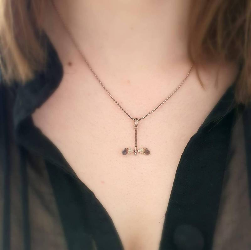 Silberanhänger - Mini Braune Libelle von VenusGalleryArt