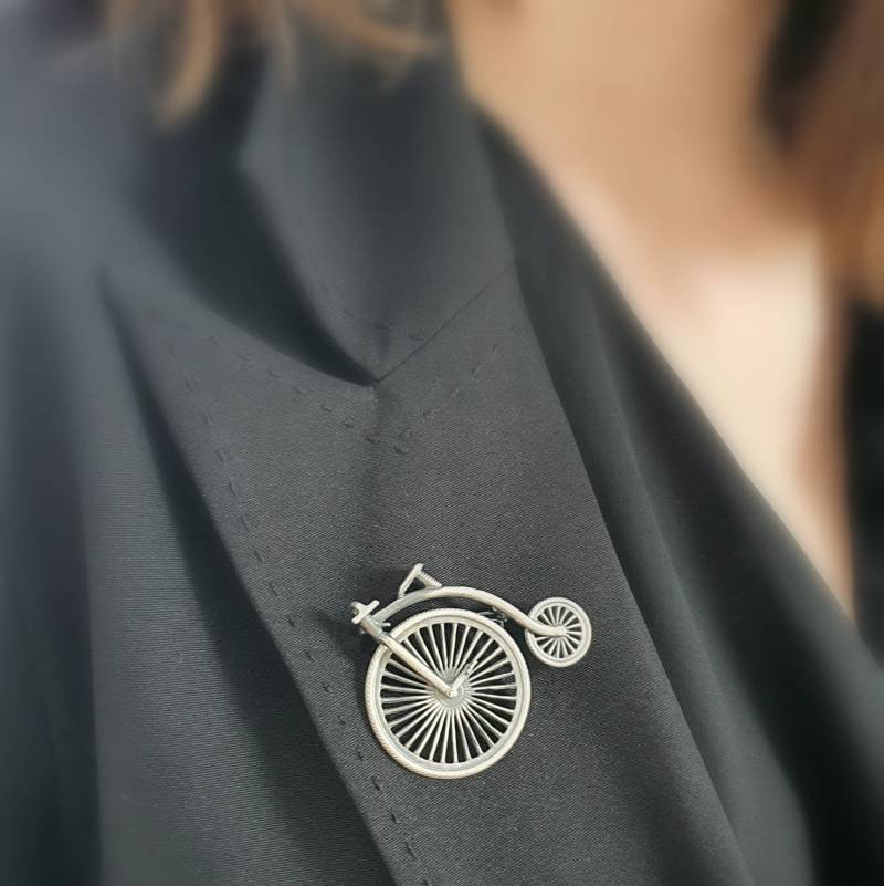 Silberbrosche - Fahrrad Bike Silberbrosche - Fahrrad Bike von VenusGalleryArt