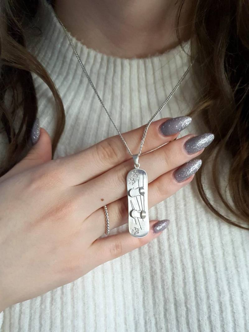 Silberner Anhänger - Snowboard Silberner Anhänger - Snowboard von VenusGalleryArt