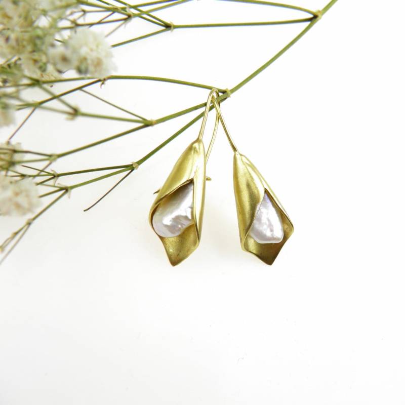 Silberohrringe - Goldene Lilien Mit Perle Silberohrringe - Goldene Lilien Mit Perle von VenusGalleryArt