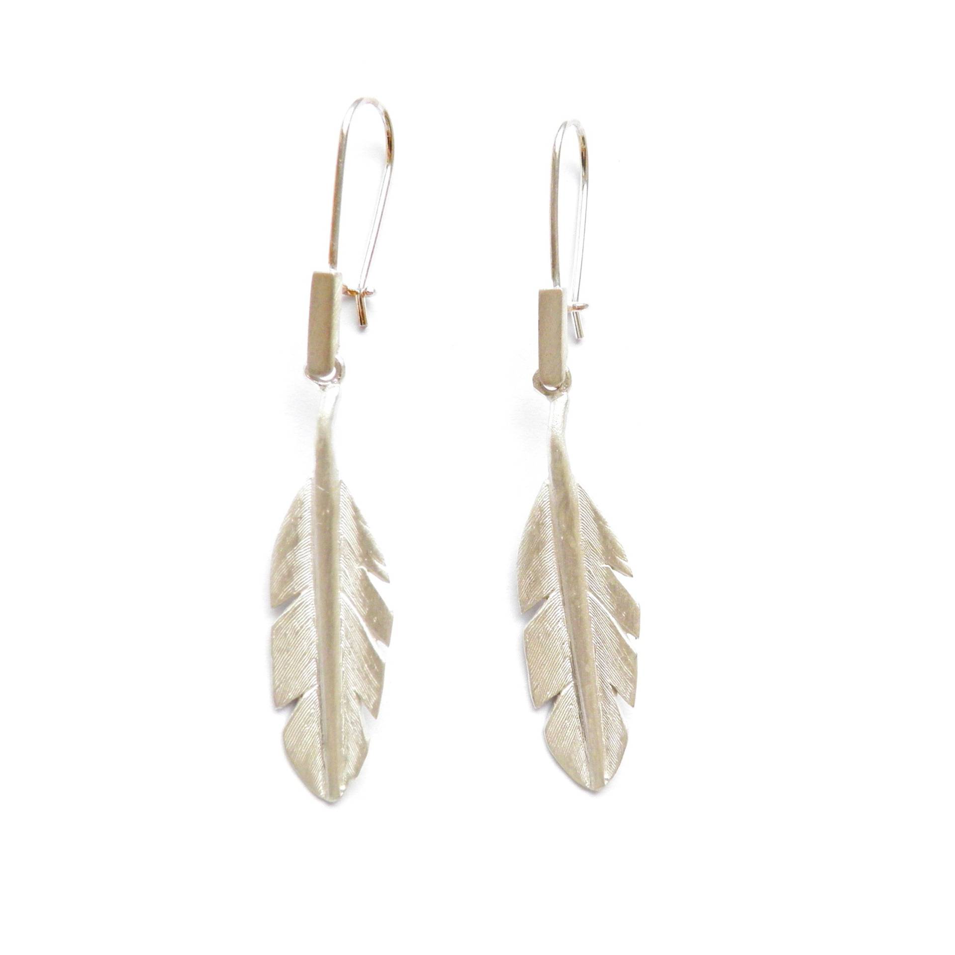 Silberohrringe - Kleine Weiße Federn von VenusGalleryArt