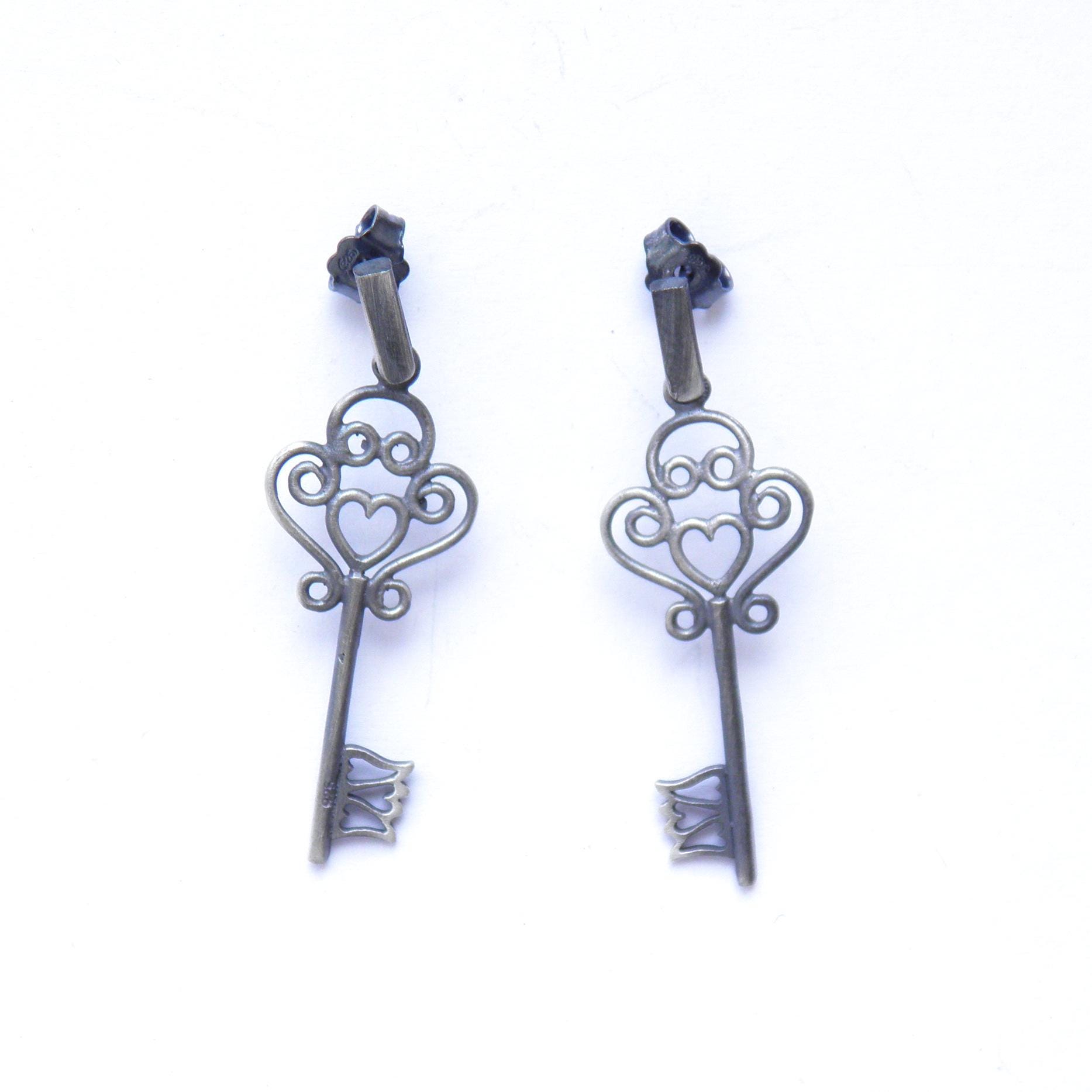 Silberohrringe - Oxidierte Schlüssel von VenusGalleryArt