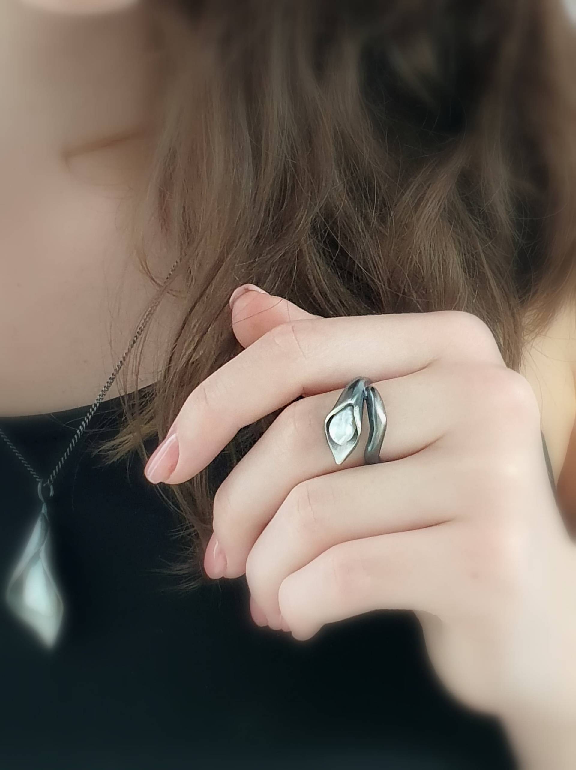 Silberring - Lilie Mit Weißer Perle von VenusGalleryArt