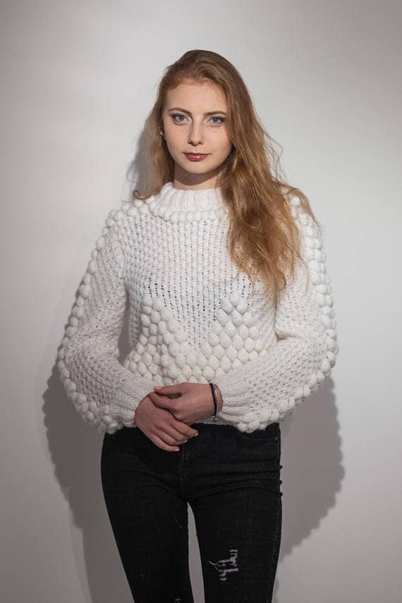 Weißer Pullover Mit Zopfmuster, Grobstrickpullover, Brautpullover von VerBaKnits