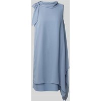 Vera Mont Knielanges Cocktailkleid mit Knotendetail in Hellblau, Größe 44 Vera Mont Knielanges Cocktailkleid mit Knotendetail in Hellblau, Größe 44 von Vera Mont