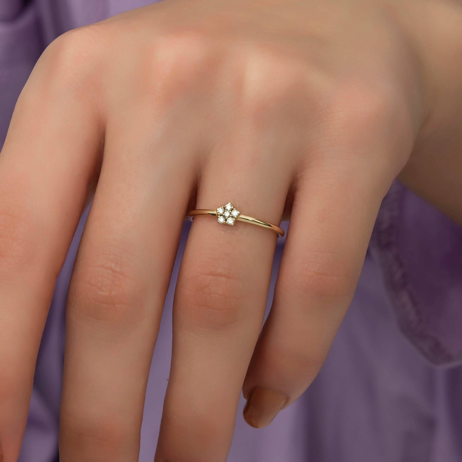 14K Gold Diamant Blumenringe Für Frau/Blume Minimalist Ring Geschenk Sie Dünne Ringe Muttertagsgeschenke von VeraByEden