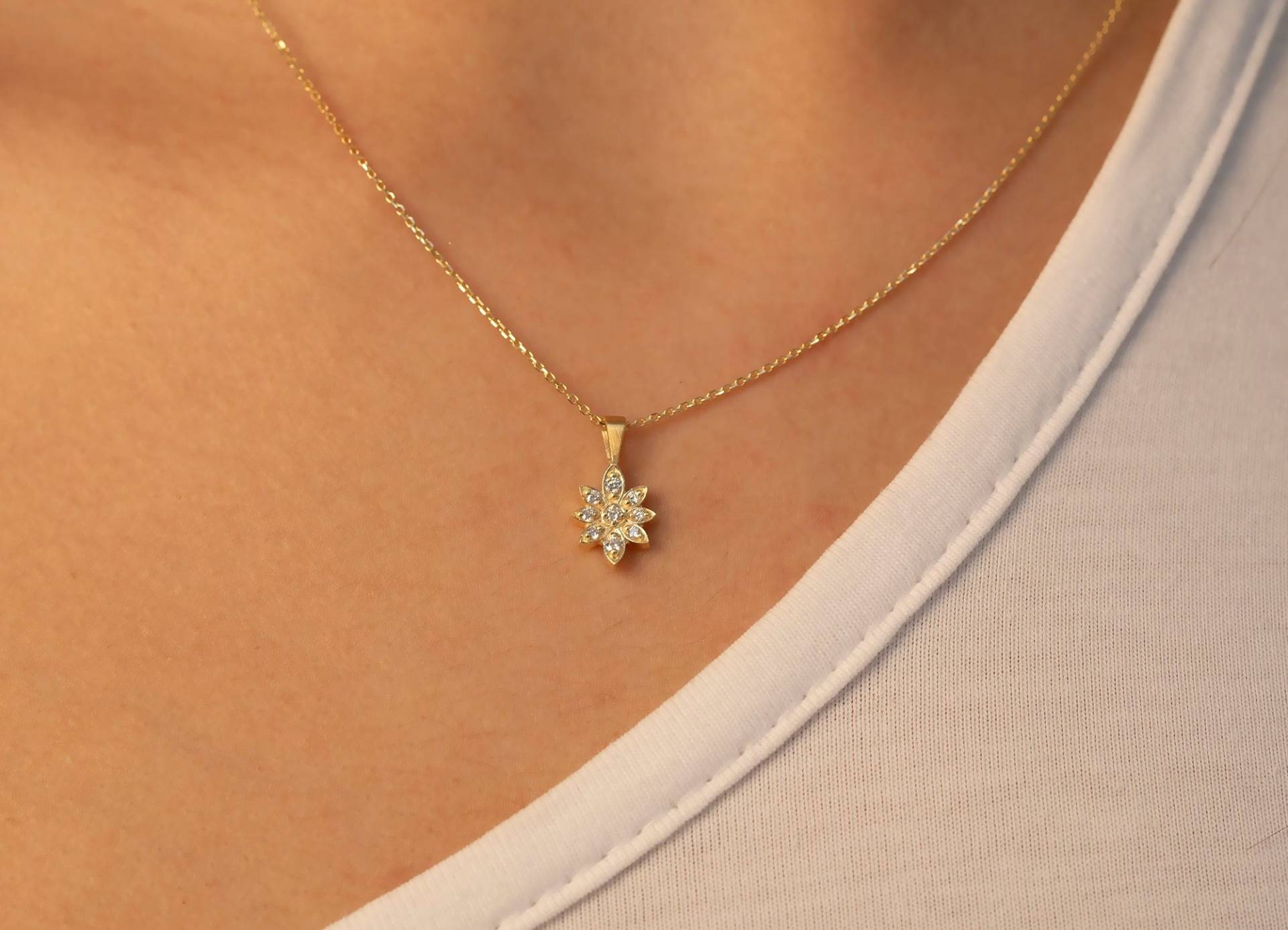 14K Gold Diamant Blumen Halskette Für Frau/Pave Fassung Anhänger Geschenk Muttertagsgeschenke Die Mutter von VeraByEden