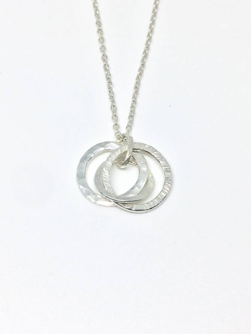 sterling Silber Kreise Halskette, Drei Kreise, Geschenk Für Sie, Schmuck Frauen sterling Silber Kreise Halskette, Drei Kreise, Geschenk Für Sie, Schmuck Frauen von VeraGJewellery