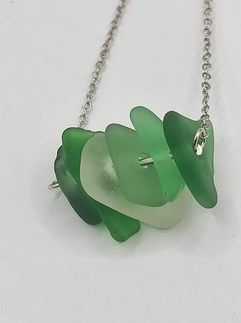 Handgemachter Meerglas Schmuck - Halskette Aus Strandglas | Nachhaltige Kette Geschenkidee Für Sie Oder Ihn Handgemachter Meerglas Schmuck - Halskette Aus Strandglas | Nachhaltige Kette Geschenkidee Für Sie Oder Ihn von VeraamMeer