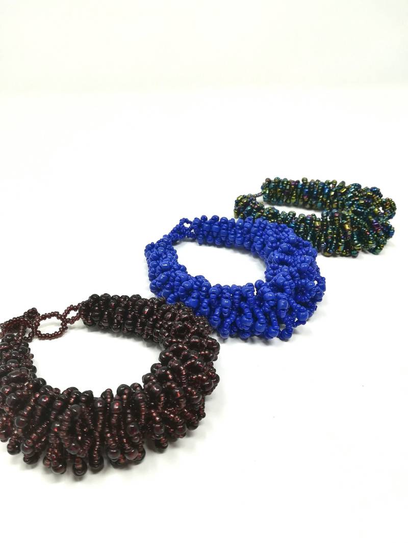 Dickes Armband, Perlenschmuck, Buntes Boa Armband von VerapazAccessories