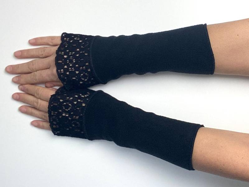 Letztes Paar Gr. S Schwarz Armstulpen Stulpen Pulswärmer Handstulpen Armwärmer Handschmuck Fleece Warm Romantisch Geblümt von Verbunterei