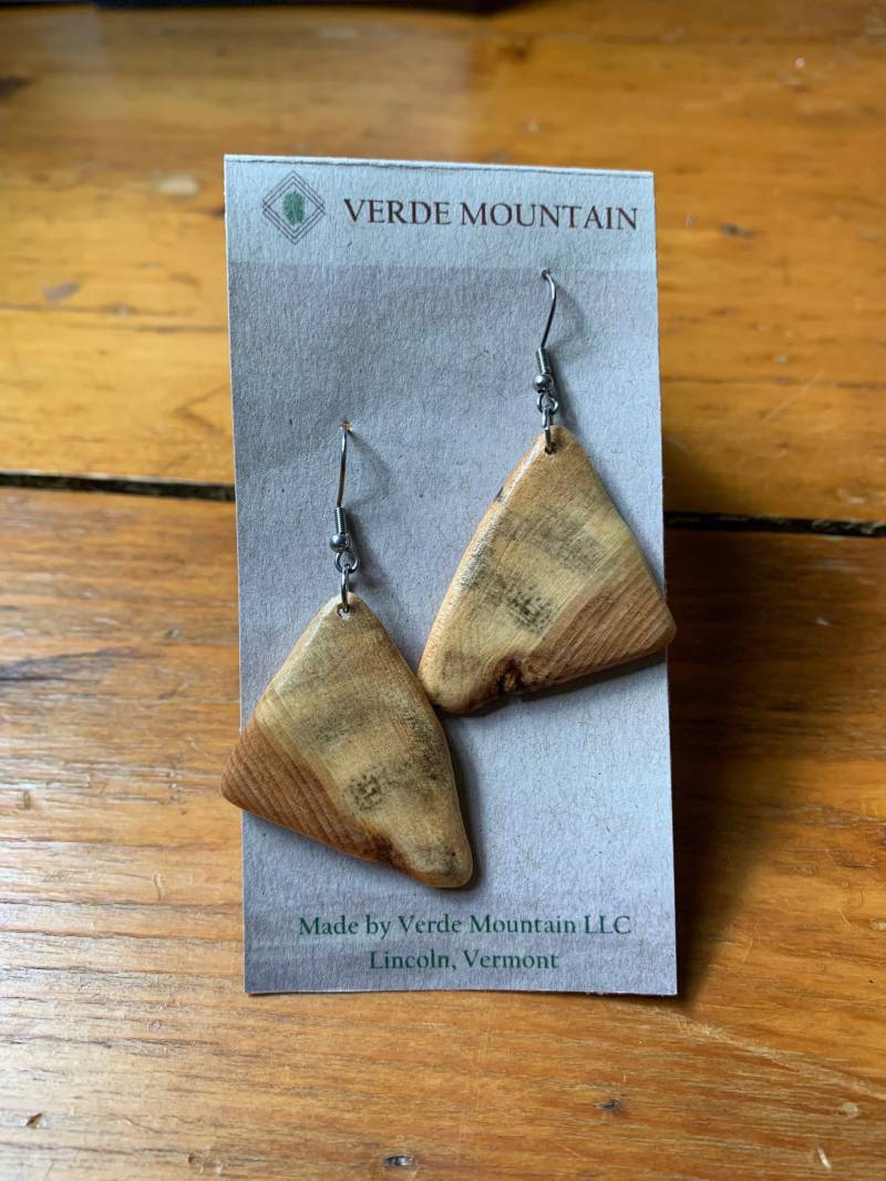 Freedom & Unity Ohrringe Weiße Kiefer Aus Dem Original Vermont State Seal Tree von VerdeMountainLLC