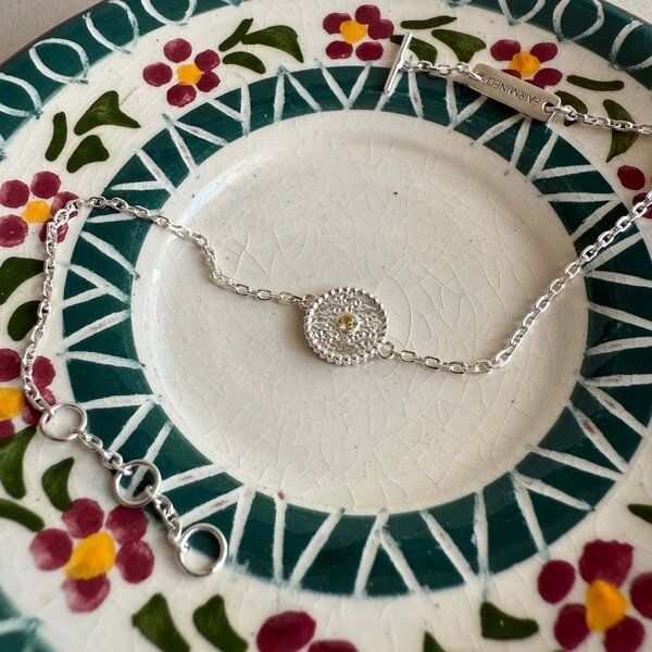 Verdelia Silber Armband mit fairem Saphir – Fairmined Schmuck Verdelia Silber Armband mit fairem Saphir – Fairmined Schmuck von Verdelia