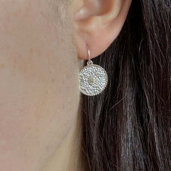 Verdelia Silber Ohrringe mit Saphiren – Fairmined Schmuck Verdelia Silber Ohrringe mit Saphiren – Fairmined Schmuck von Verdelia