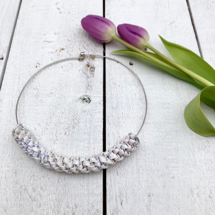 Kurze Papier Halskette, Papierschmuck, Umweltfreundliche Geschenkidee von Verdepumo