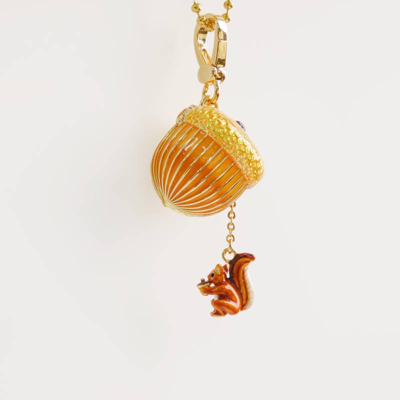 Halskette Mit Anhänger „Eichhörnchen Eichel" Halskette Mit Anhänger „Eichhörnchen Eichel" von Verdivine