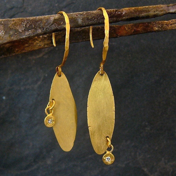 Baumeln Goldohrringe, 18K Goldohrring, Diamant Ohrringe, Diamanttropfenohrring, Goldtropfenohrring, Unregelmäßige Lange Ohrringe von VeredLaorJewelry