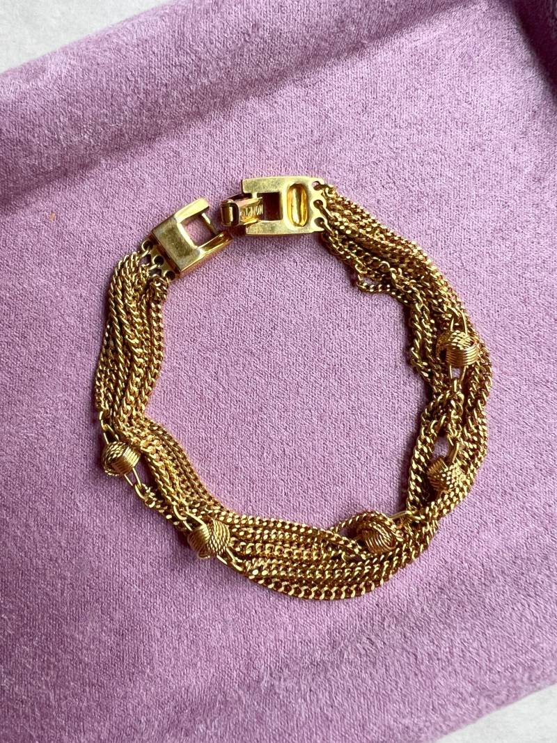 Monet Vintage Gold Ton Multi Strand Armband Mit Knoten, 1970Er Jahre von VeritaVintage