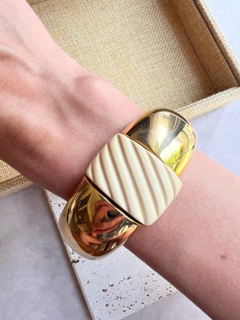 Vintage Napier Ad Piece Gold Metall Einstellung Und Elfenbein Herzstück Manschette Armband, 1970Er Jahre von VeritaVintage