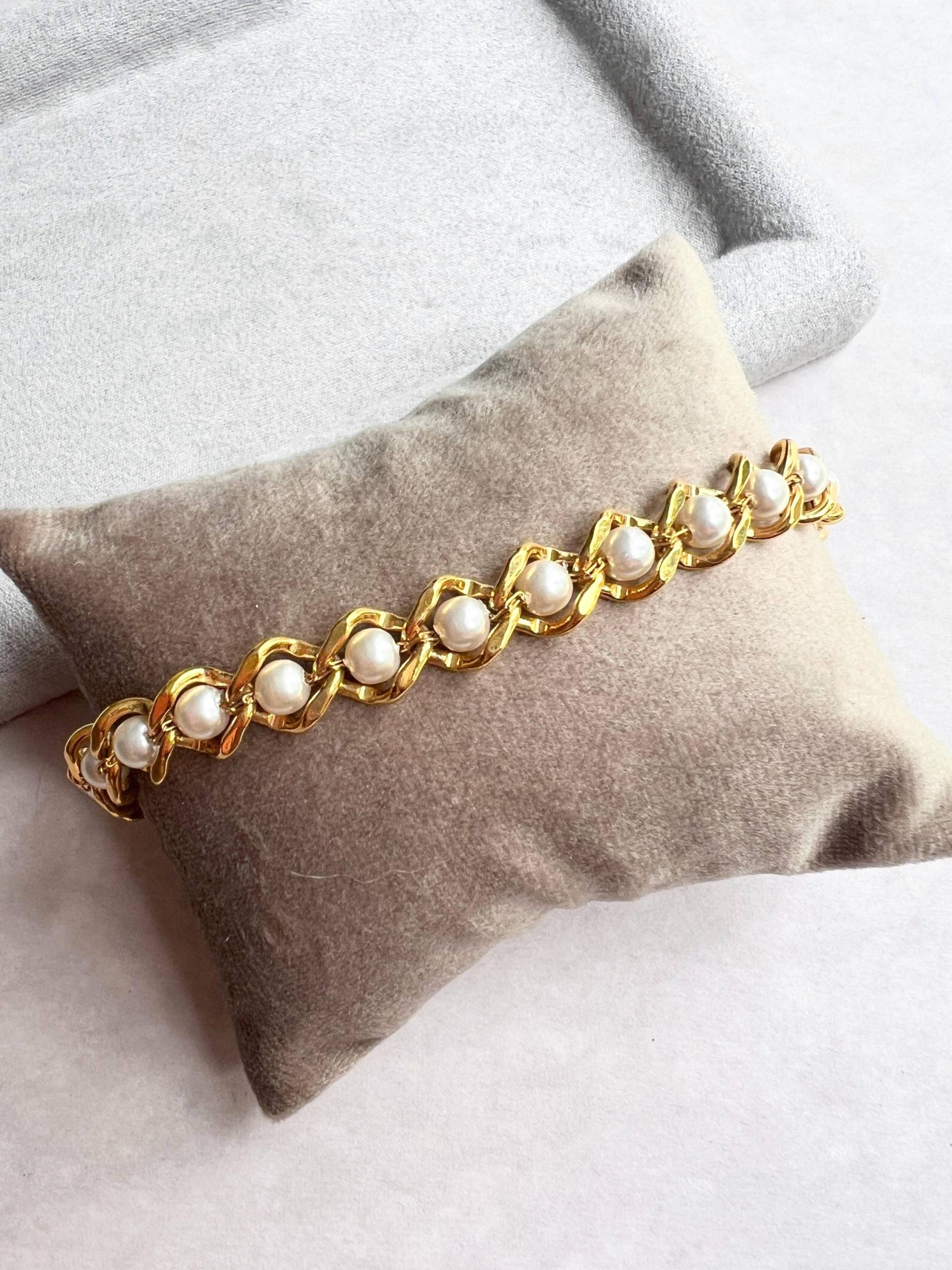 Napier Vintage Armband Aus Goldfarbenem Metall & Kunstperlen, 1980Er Jahre, Signiert von VeritaVintage