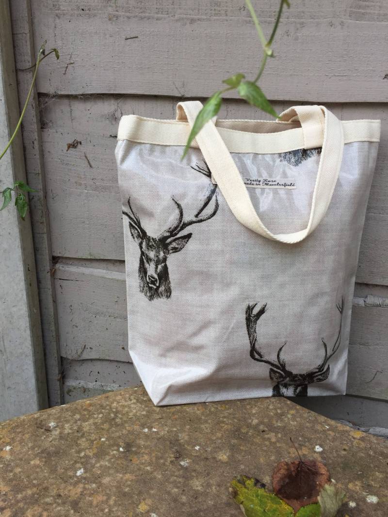 Hirsch Wachstuch Einkaufstasche, Lunch Tasche | 30x30x7cm von VerityRoseByRebecca