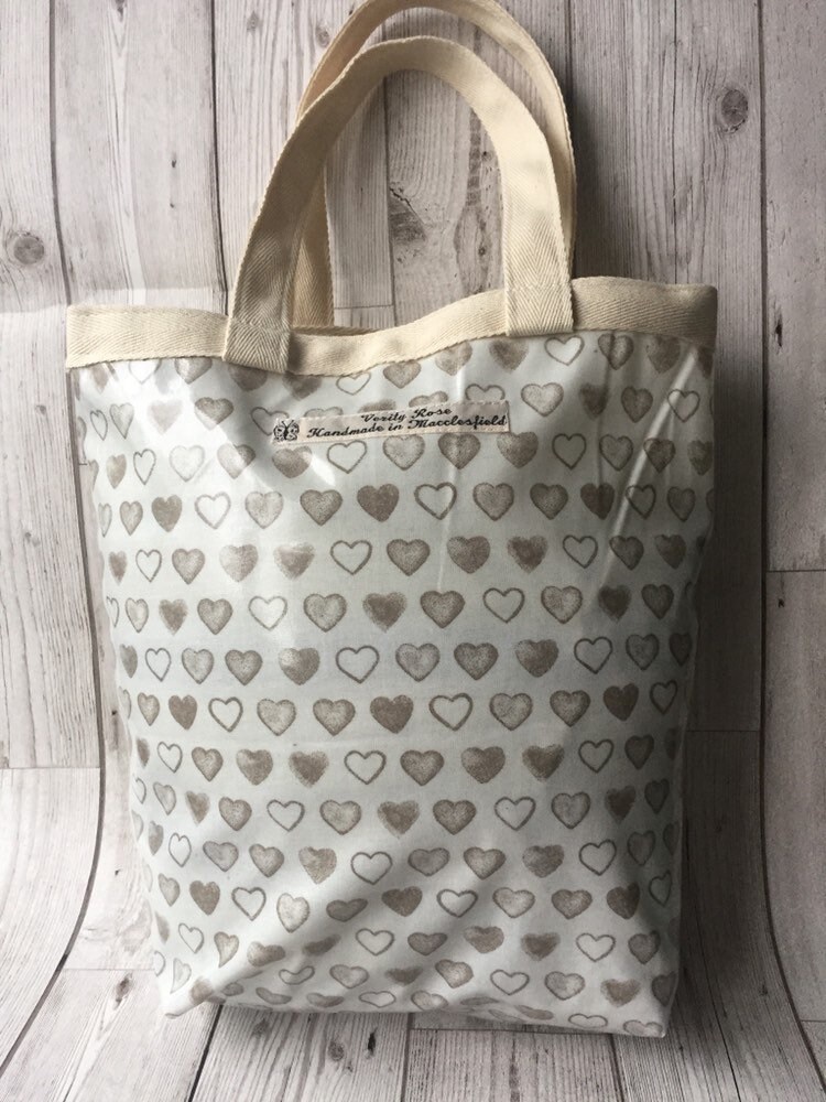 Lunch Bag Aus Wachstuch Mit Herz Print Wiederverwendbare Baumwolle von VerityRoseByRebecca
