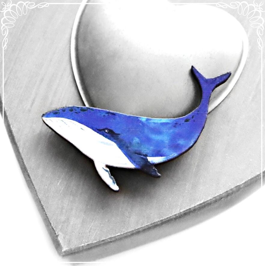 Maritime Holzbrosche "Blauwal' von Verknallt