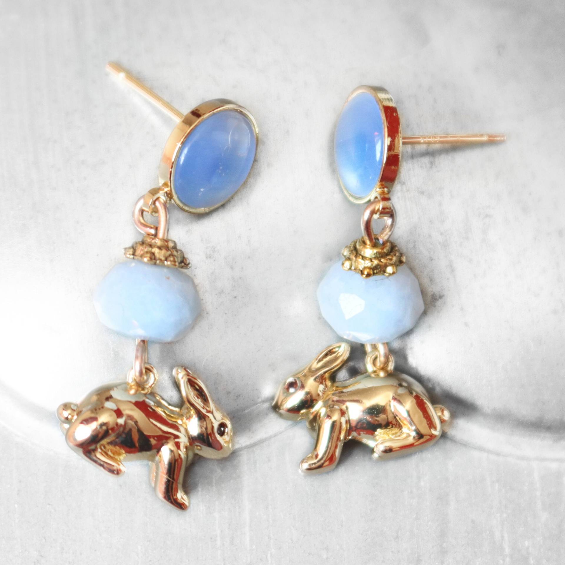 Zuckersüße Ohrringe "Hasenherz', Cat-Eye 18K Ohrstecker Und Aquamarin Zuckersüße Ohrringe "Hasenherz', Cat-Eye 18K Ohrstecker Und Aquamarin von Verknallt