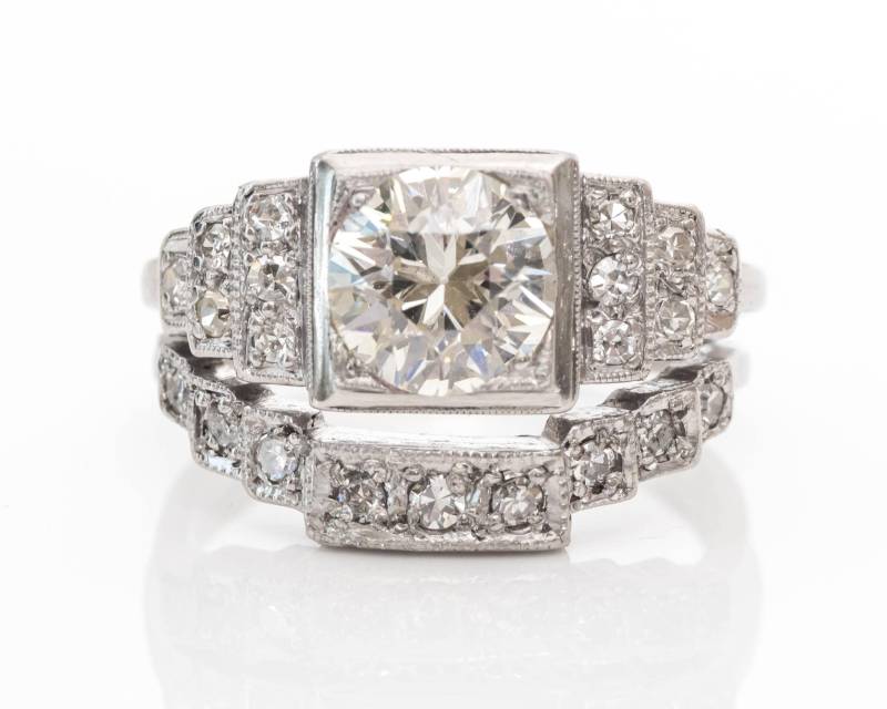 Art Deco Gia-Zertifiziertes 1.71Cttw Diamant-Verlobungsring Und Ehering Set - Atl#110 von VermaEstateJewels